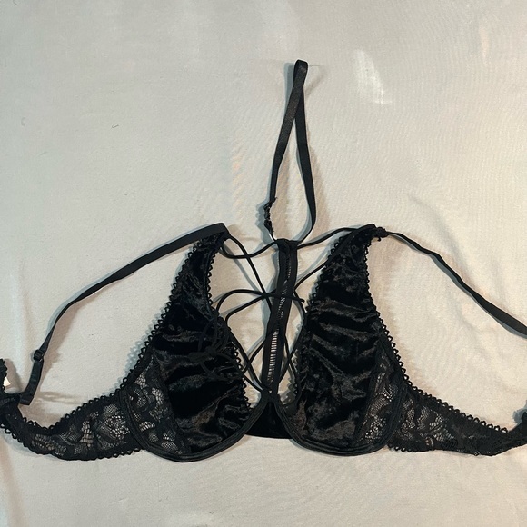 Lingerie - never worn before - Picture 6 of 6